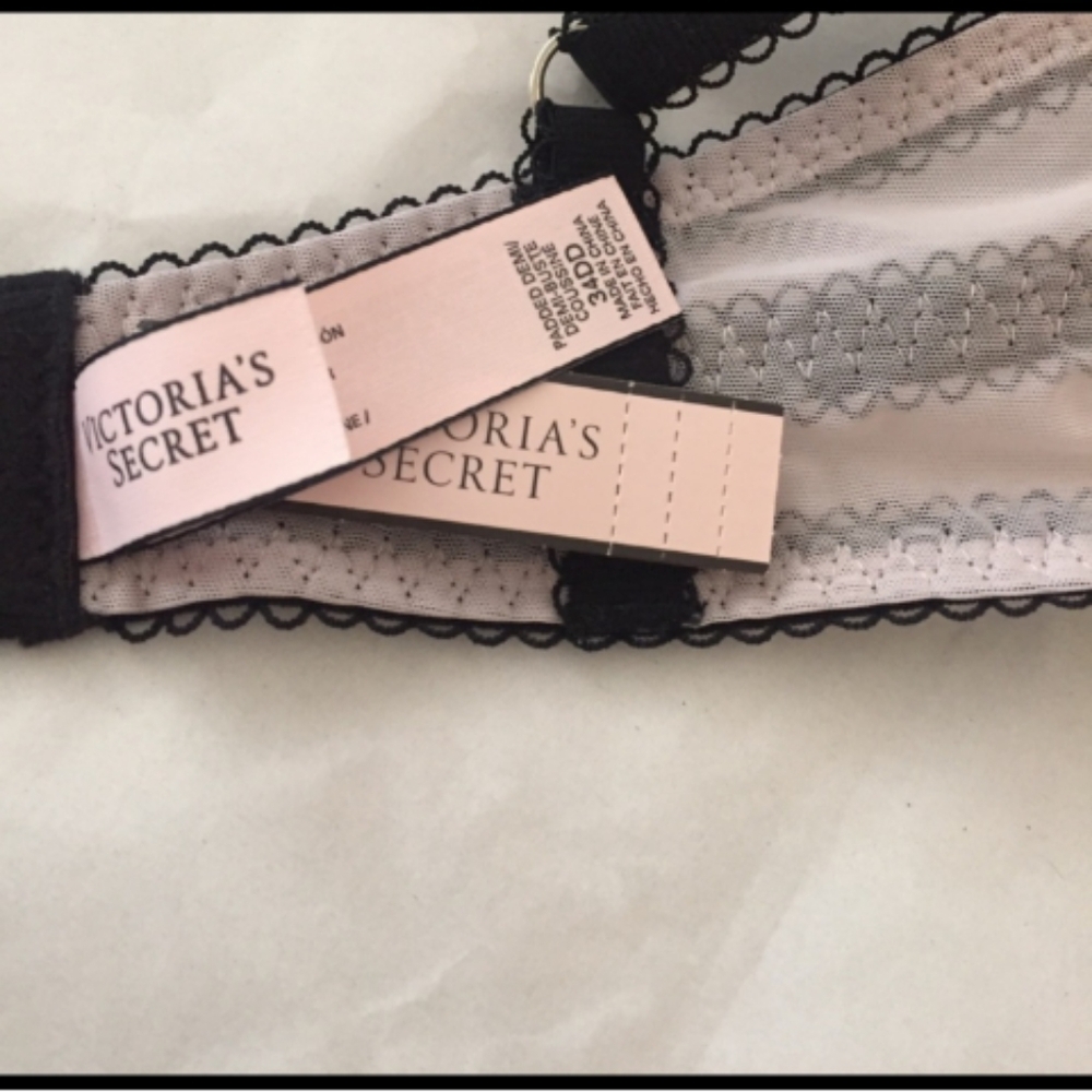 Victoria Secret Bra - Picture 3 of 3